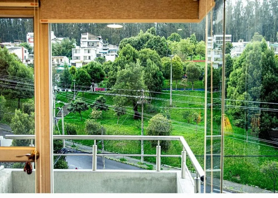 Apartamento excelente vista la ciudad montaña,piscina,parque Quito Ecuador