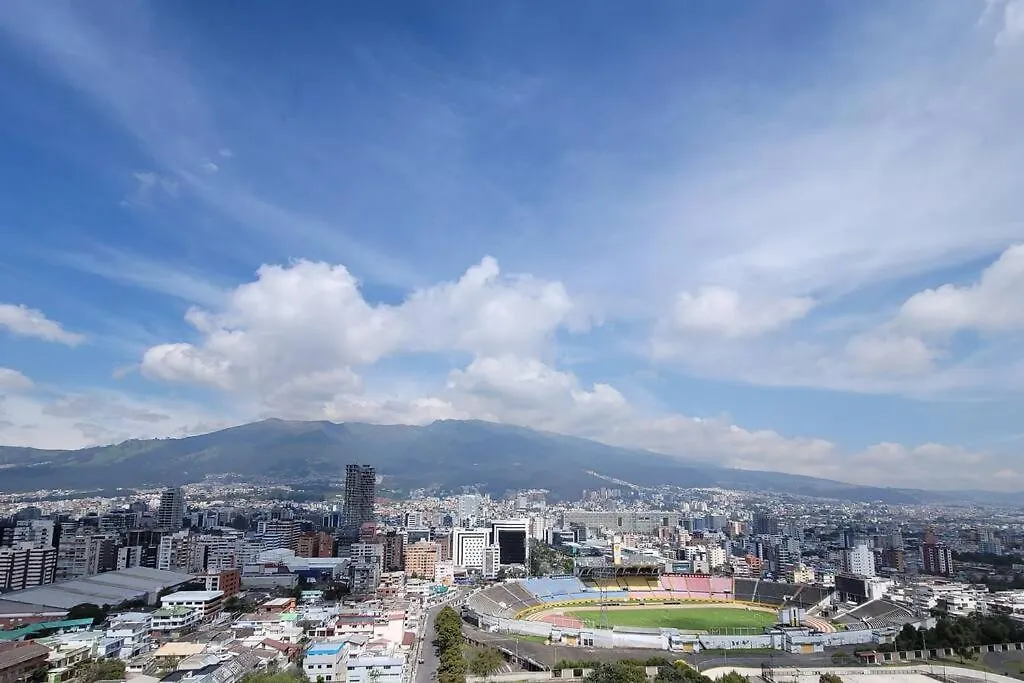 Apartamento excelente vista la ciudad montaña,piscina,parque Quito